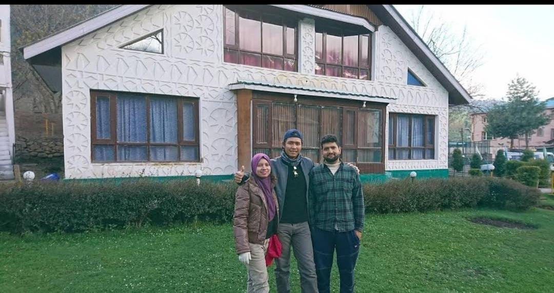 The K2 Alpine Hotel Pahalgam Bagian luar foto