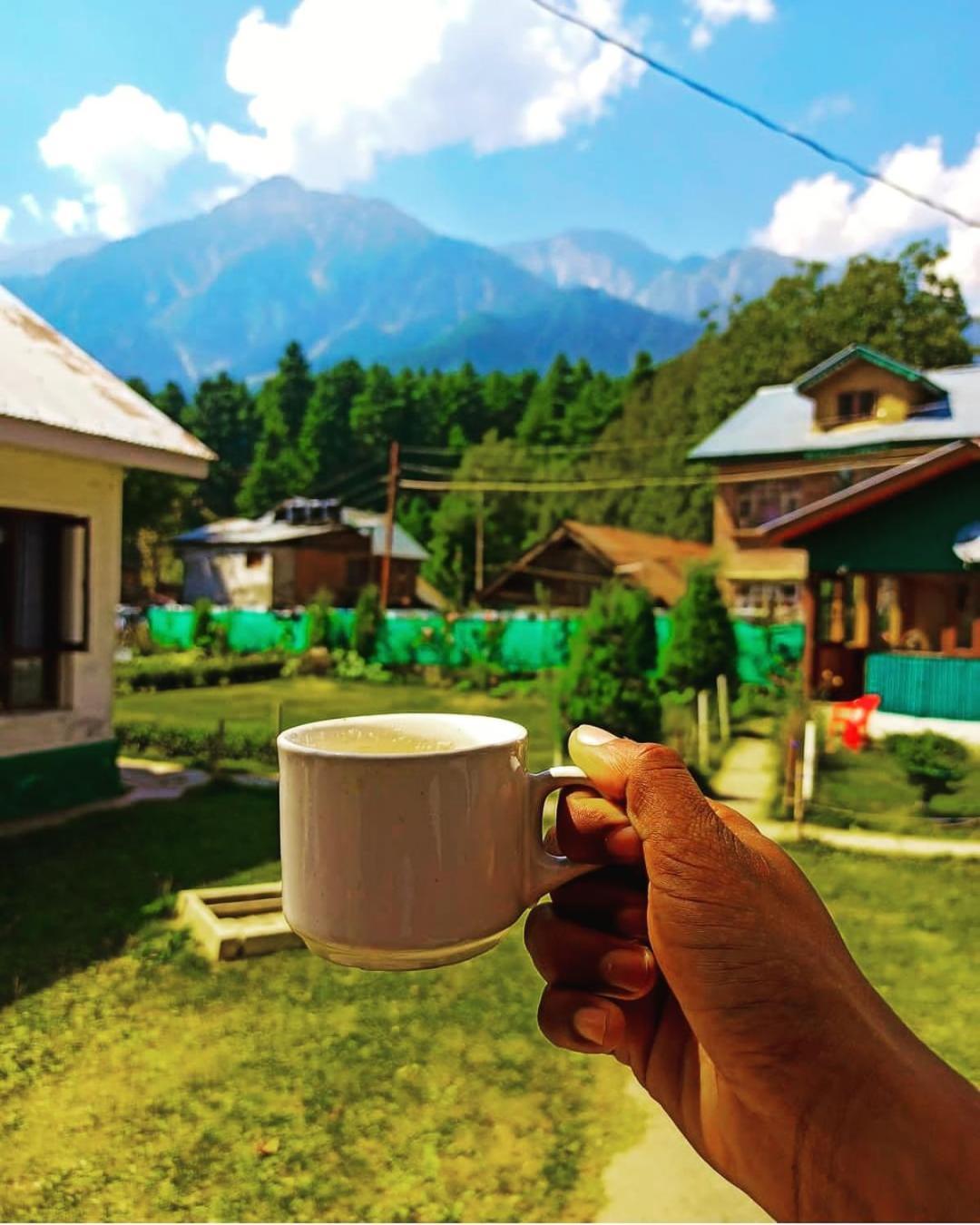 The K2 Alpine Hotel Pahalgam Bagian luar foto