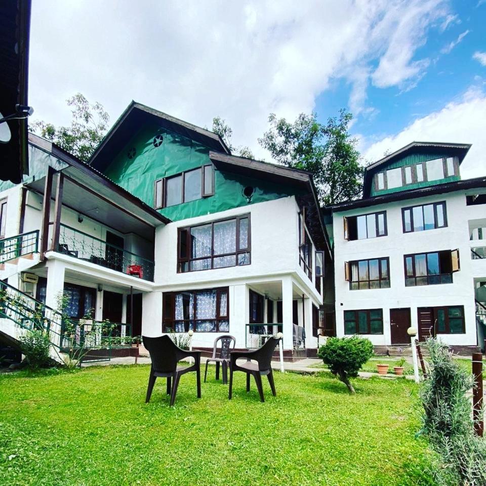 The K2 Alpine Hotel Pahalgam Bagian luar foto